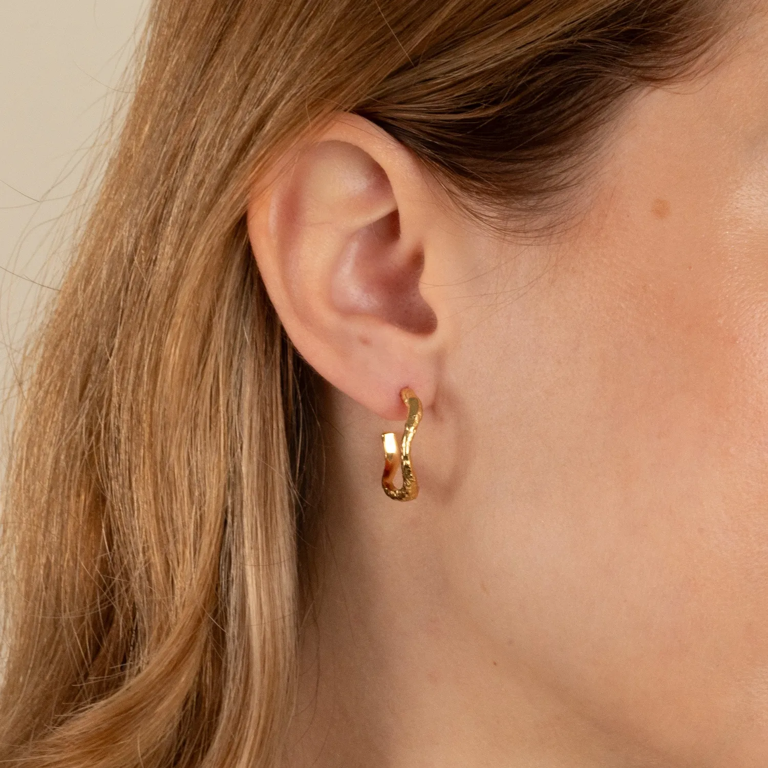 Sisi Copenhagen Maia Golden creoler 20 mm forgyldt