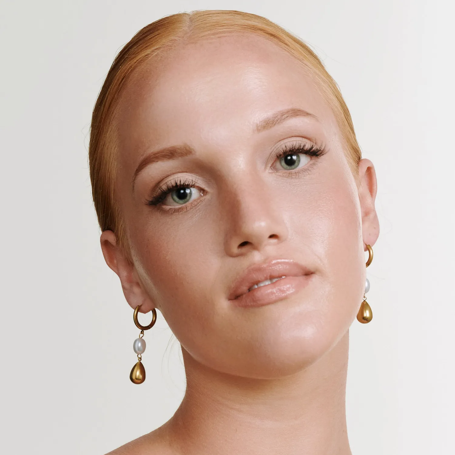 TIMI OF SWEDEN Laura perleøreringe hoops forgyldt 16,7 mm