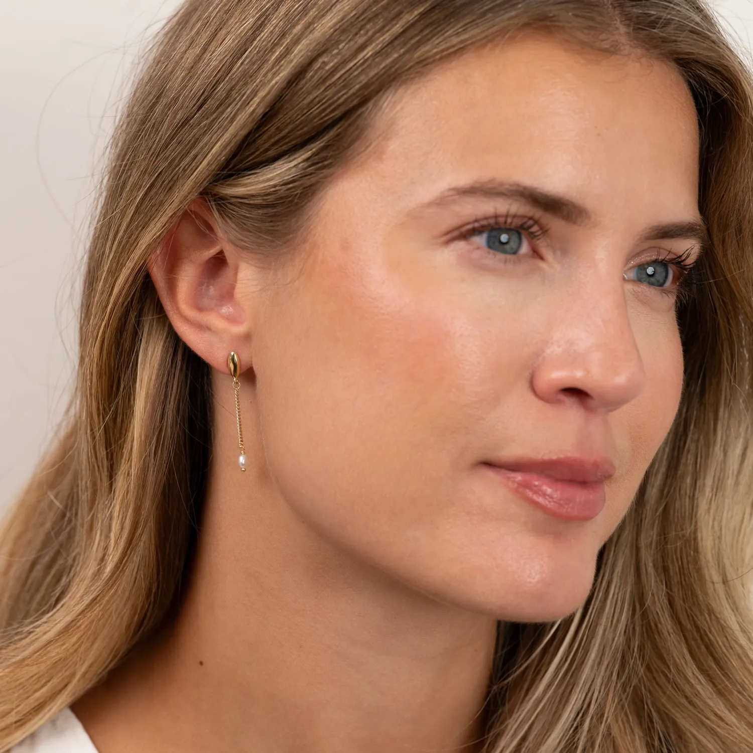 Sisi Copenhagen Alba Pearl Golden øreringe forgyldt
