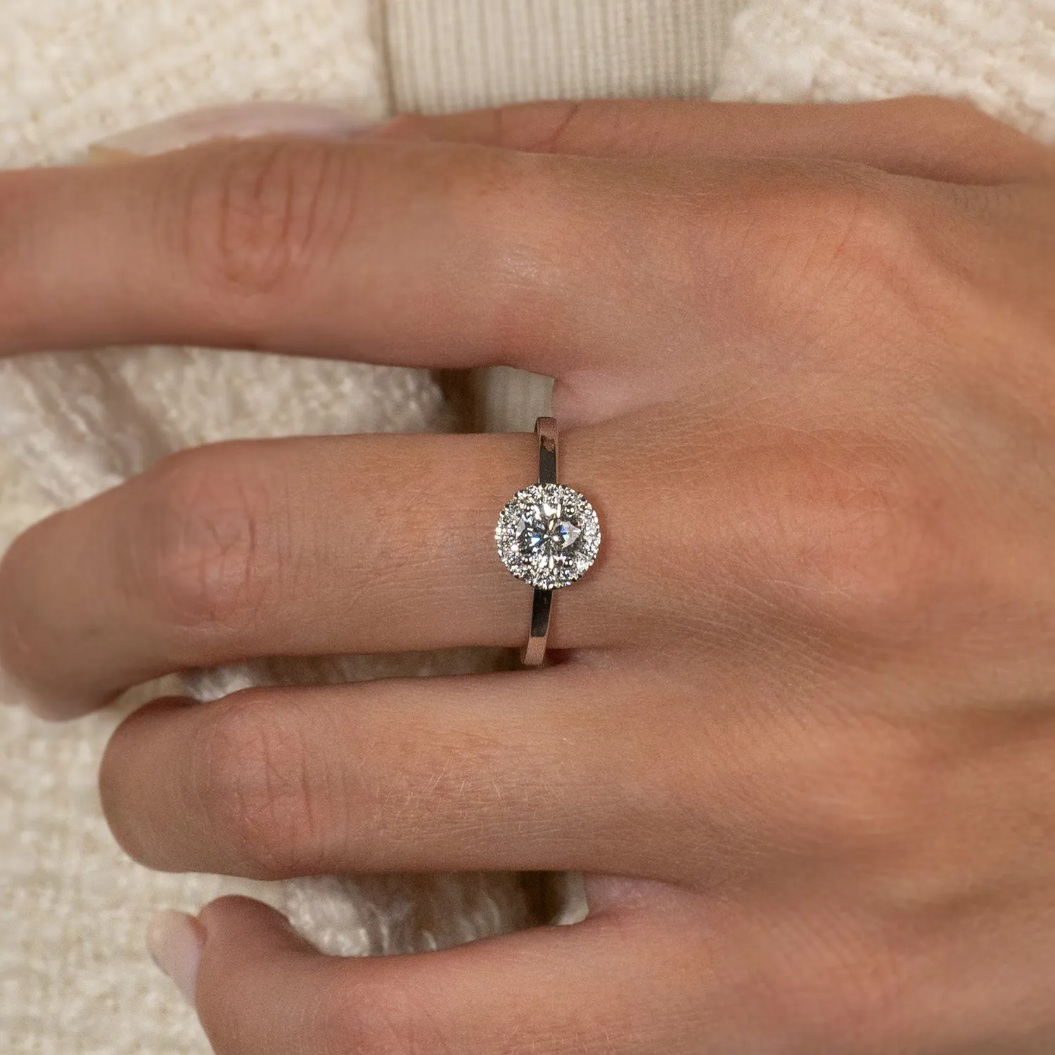 Sisi Copenhagen Simple Halo ring hvidguld 0,7 ct