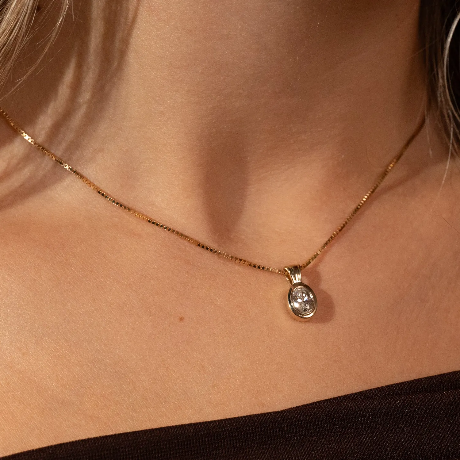 Sisi Copenhagen Lineage Bezel oval lab-diamantvedhæng 0,75 ct guld