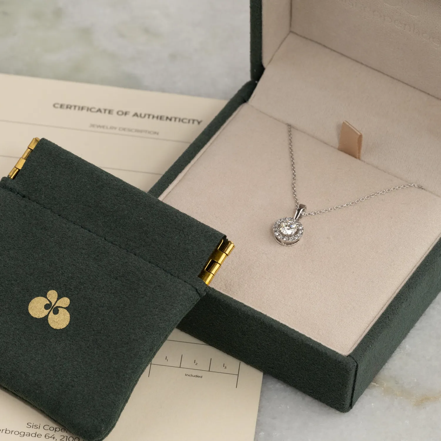 Sisi Copenhagen Round Halo vedhæng 0,66ct 14kt hvidguld