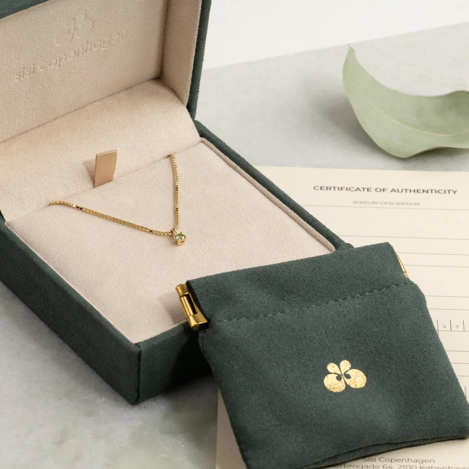 Sisi Copenhagen Prong Solitaire Ocean Green diamantvedhæng 0,1 ct