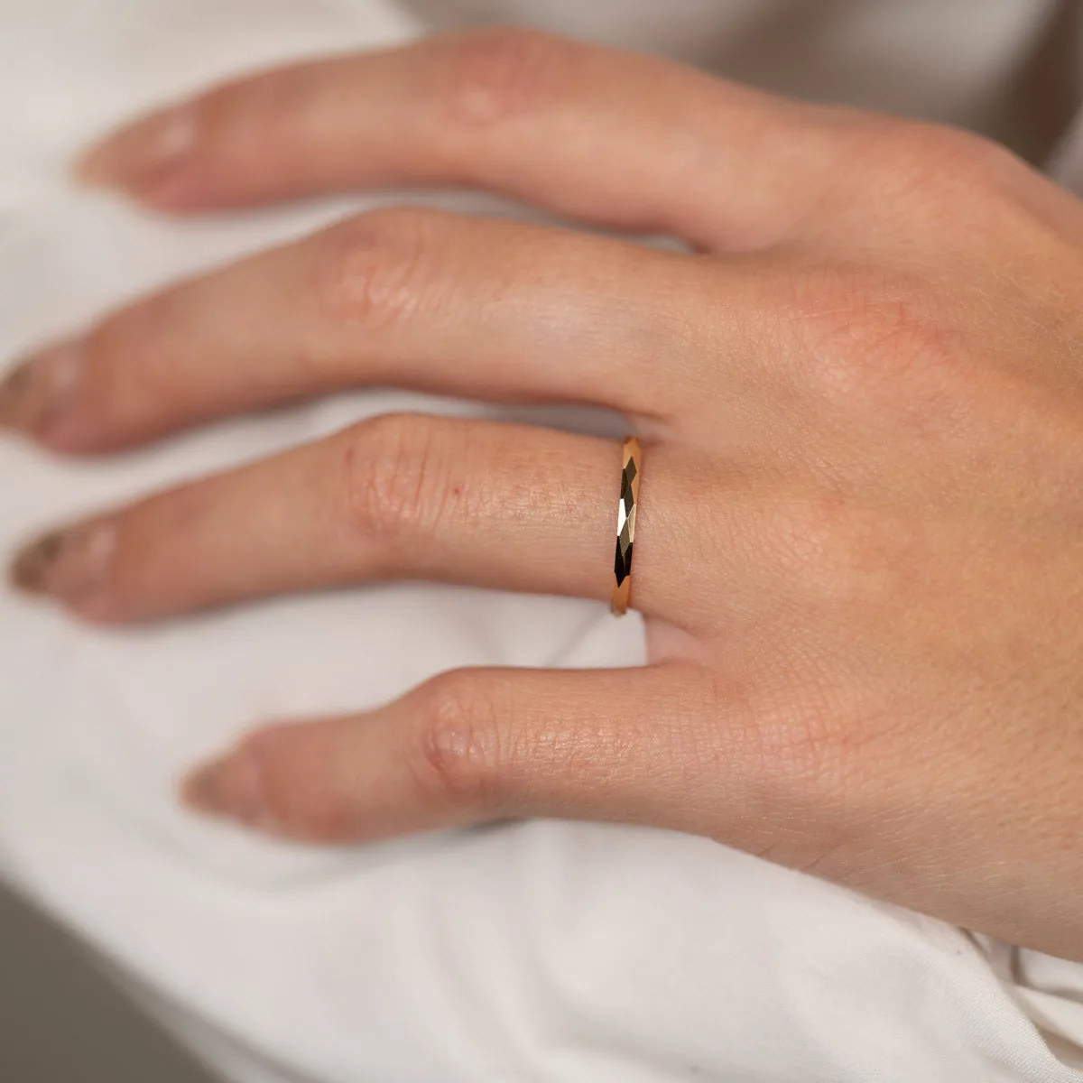 Sisi Copenhagen Dimona ring massivt guld facetteret