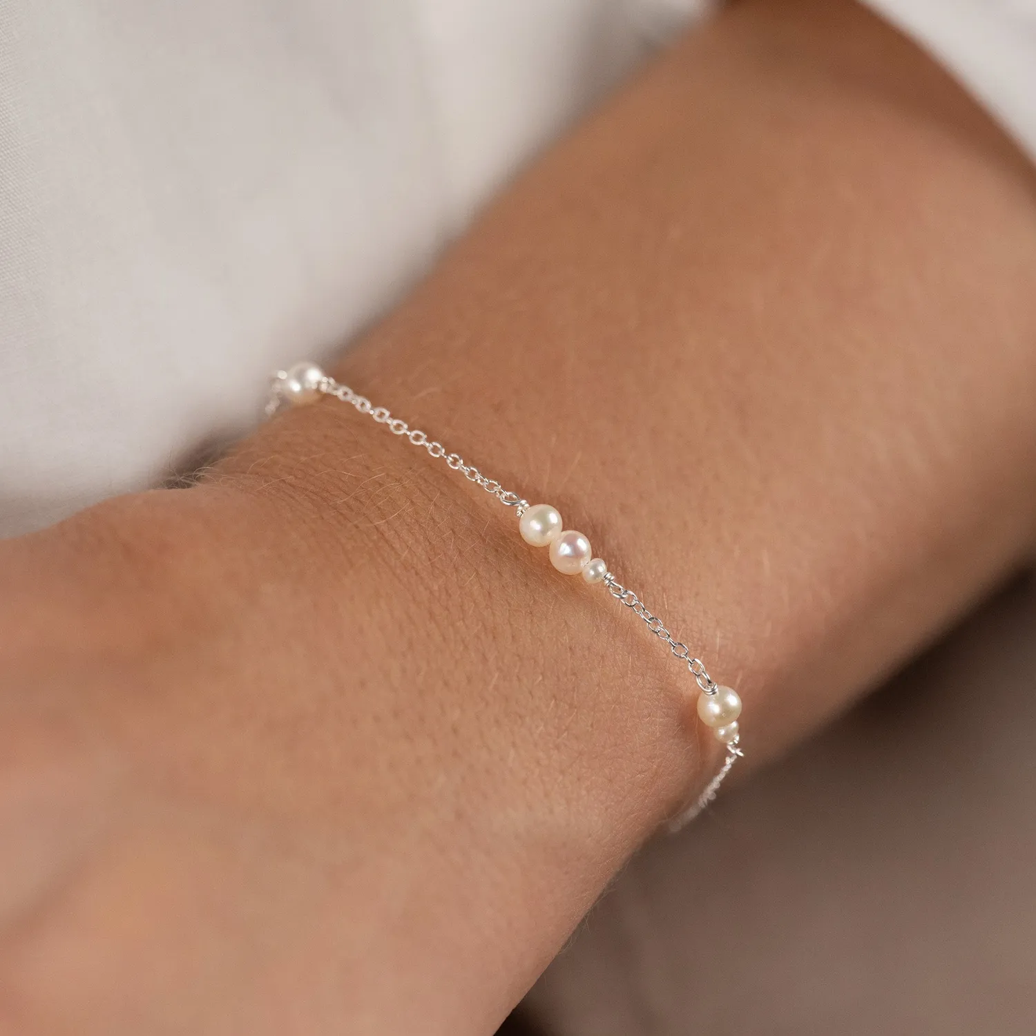 Sisi Copenhagen Evie Pearl armbånd sølv ferskvandsperler