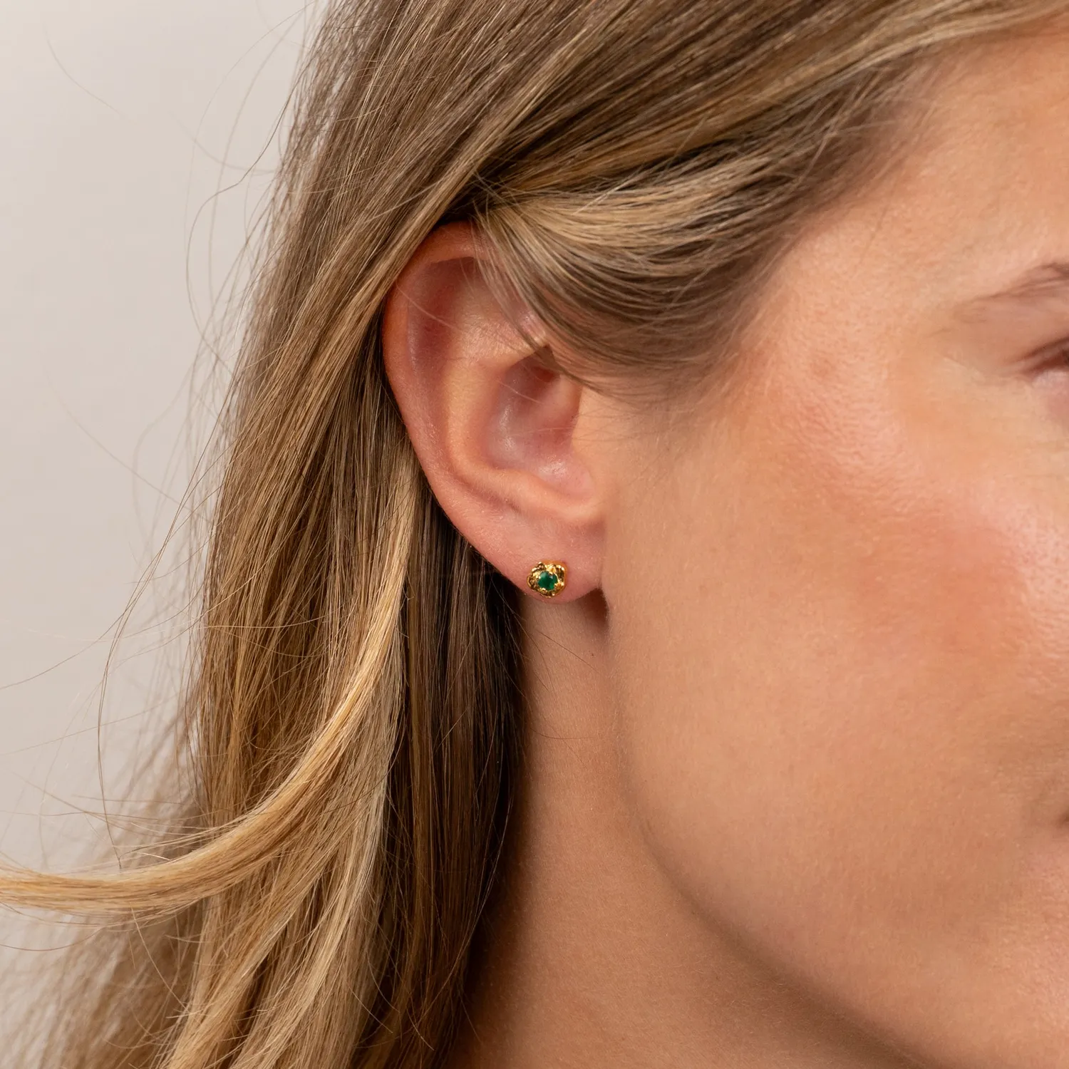 Sisi Copenhagen Emilia Green Agate Golden ørestikker grøn agat forgyldt
