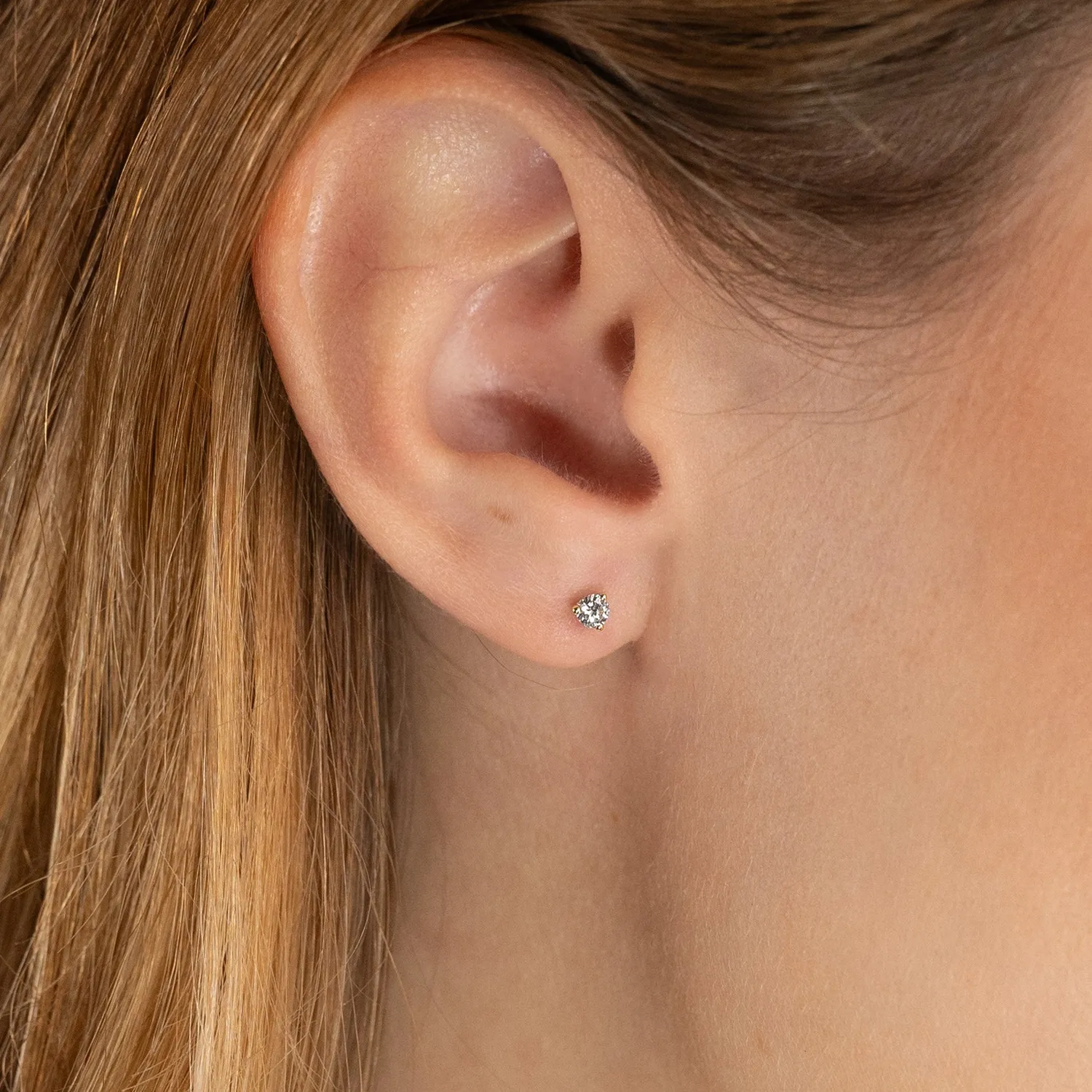 Sisi Copenhagen Simple 0,2 ct diamantørestikker 14 kt guld