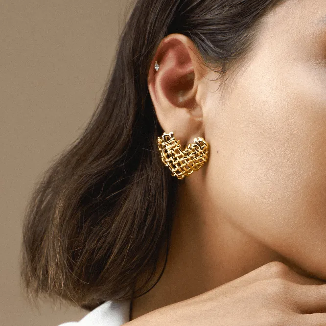 Orelia Woven Heart øreringe forgyldt hjerte studs