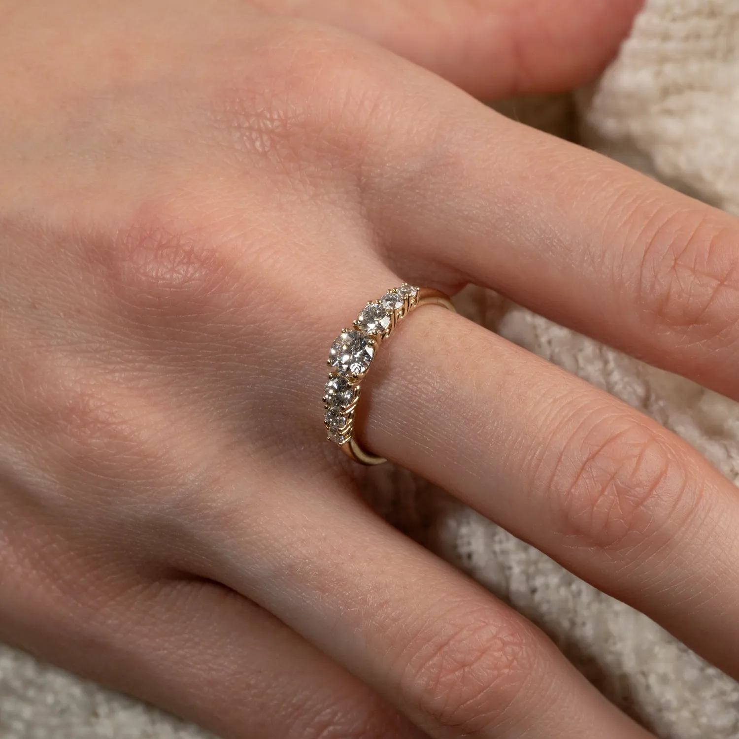 Sisi Copenhagen Seven-Stone Trellis diamantring 1,0 ct 14 kt