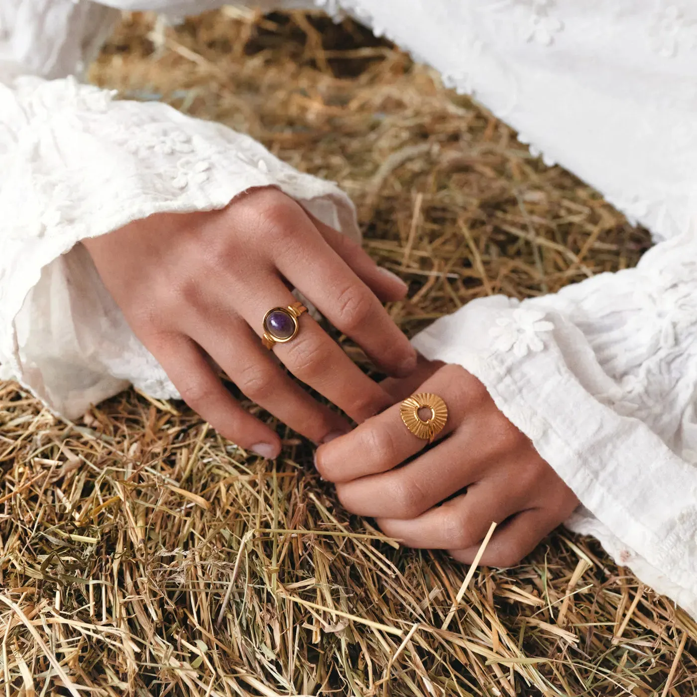 TIMI OF SWEDEN Helene Circle Ray justerbar ring guld