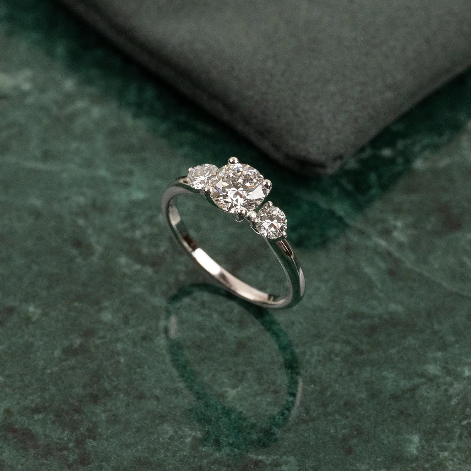 Sisi Copenhagen Round Trilogy diamantring 14 kt guld E-F VVS