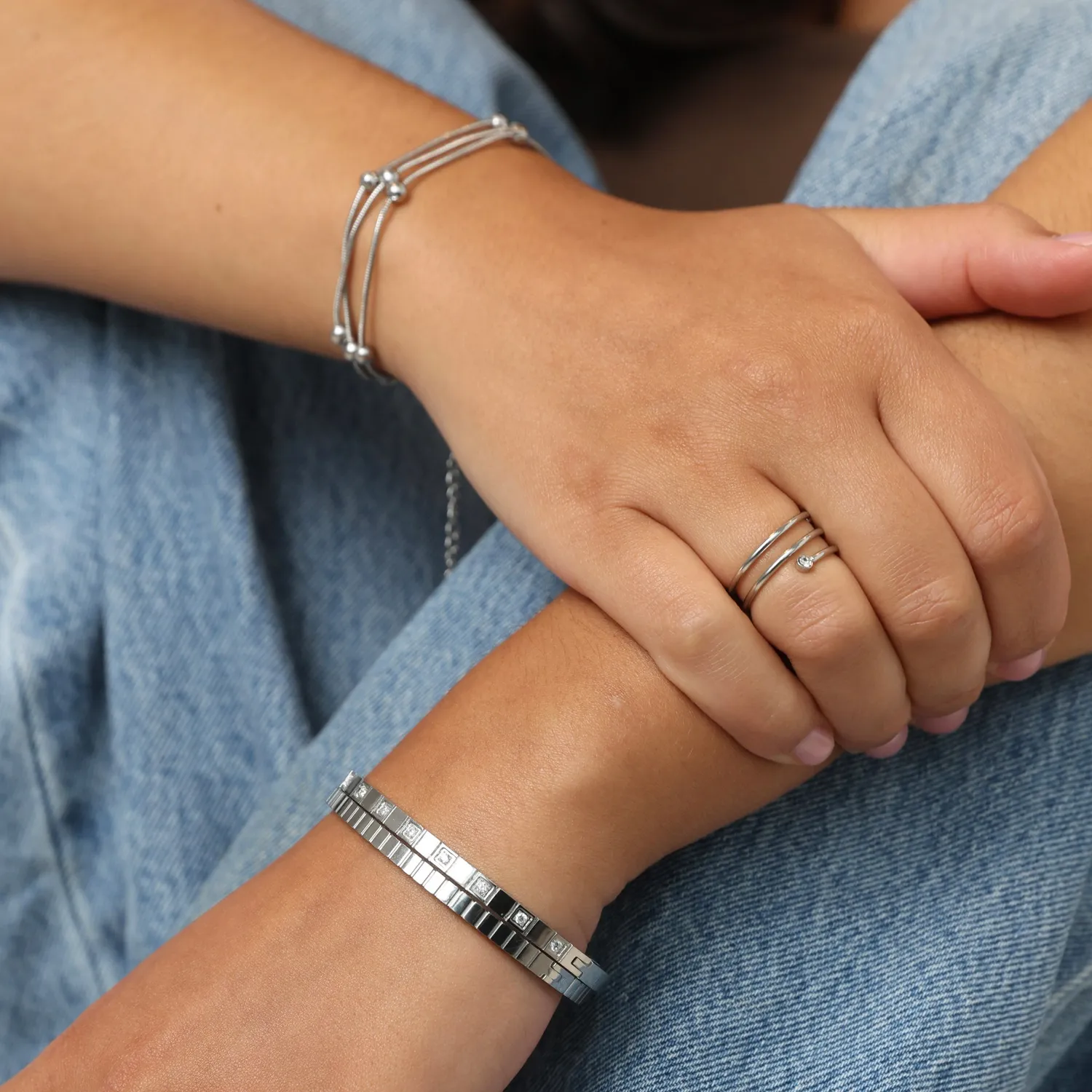 TIMI OF SWEDEN Lykke Crystal Swirl ring guld str 18