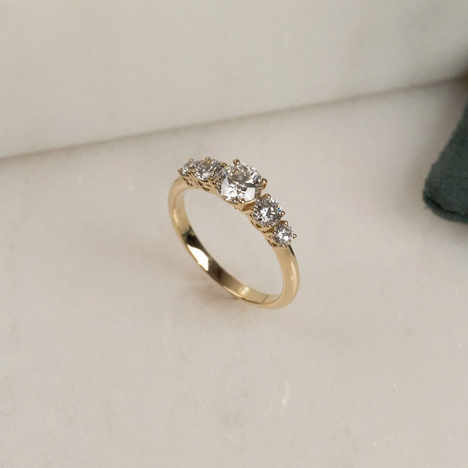Sisi Copenhagen Five-Stone Trellis diamantring 0,5 ct guld