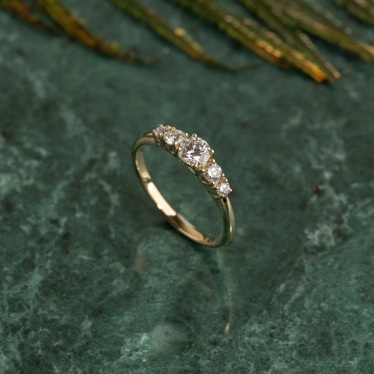 Sisi Copenhagen Five-Stone Trellis diamantring 0,5 ct guld