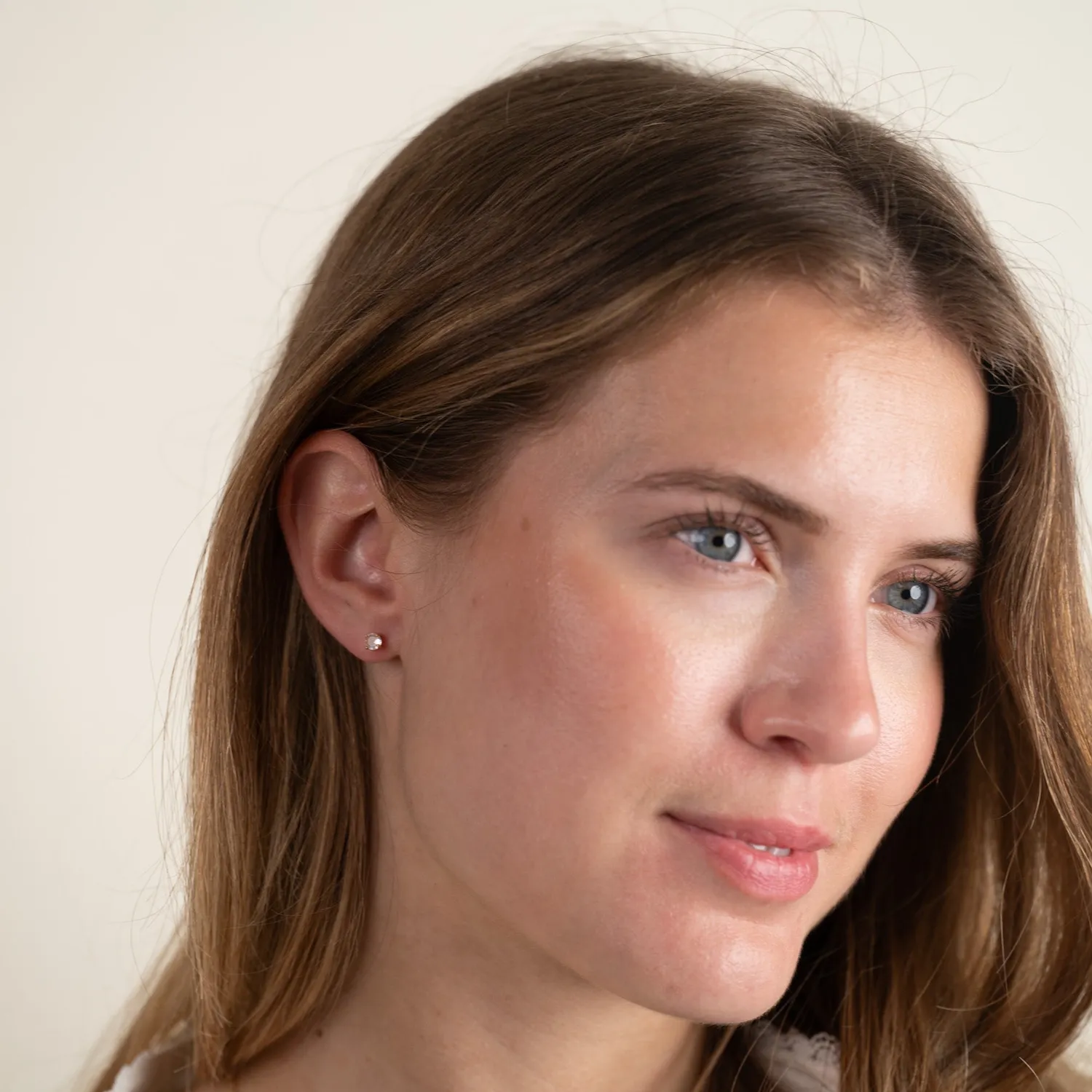 Sisi Copenhagen Gemma Moonstone Golden ørestikker månesten