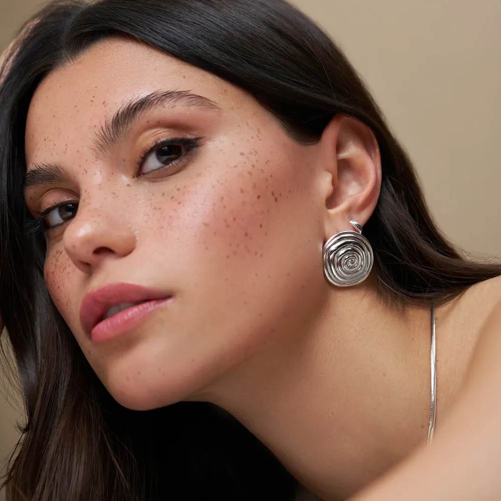 Orelia Statement Spiral studs sølv genbrugsmessing