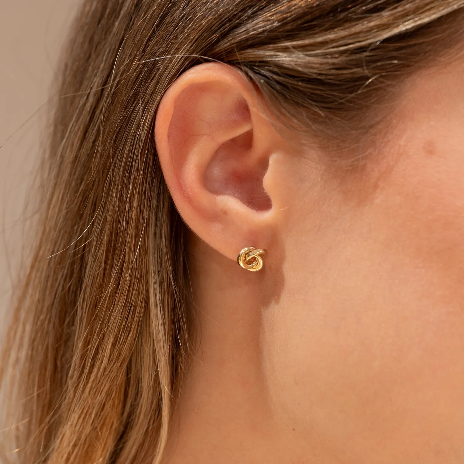 Sisi Copenhagen Freja Solid Gold ørestikker 9 mm knude