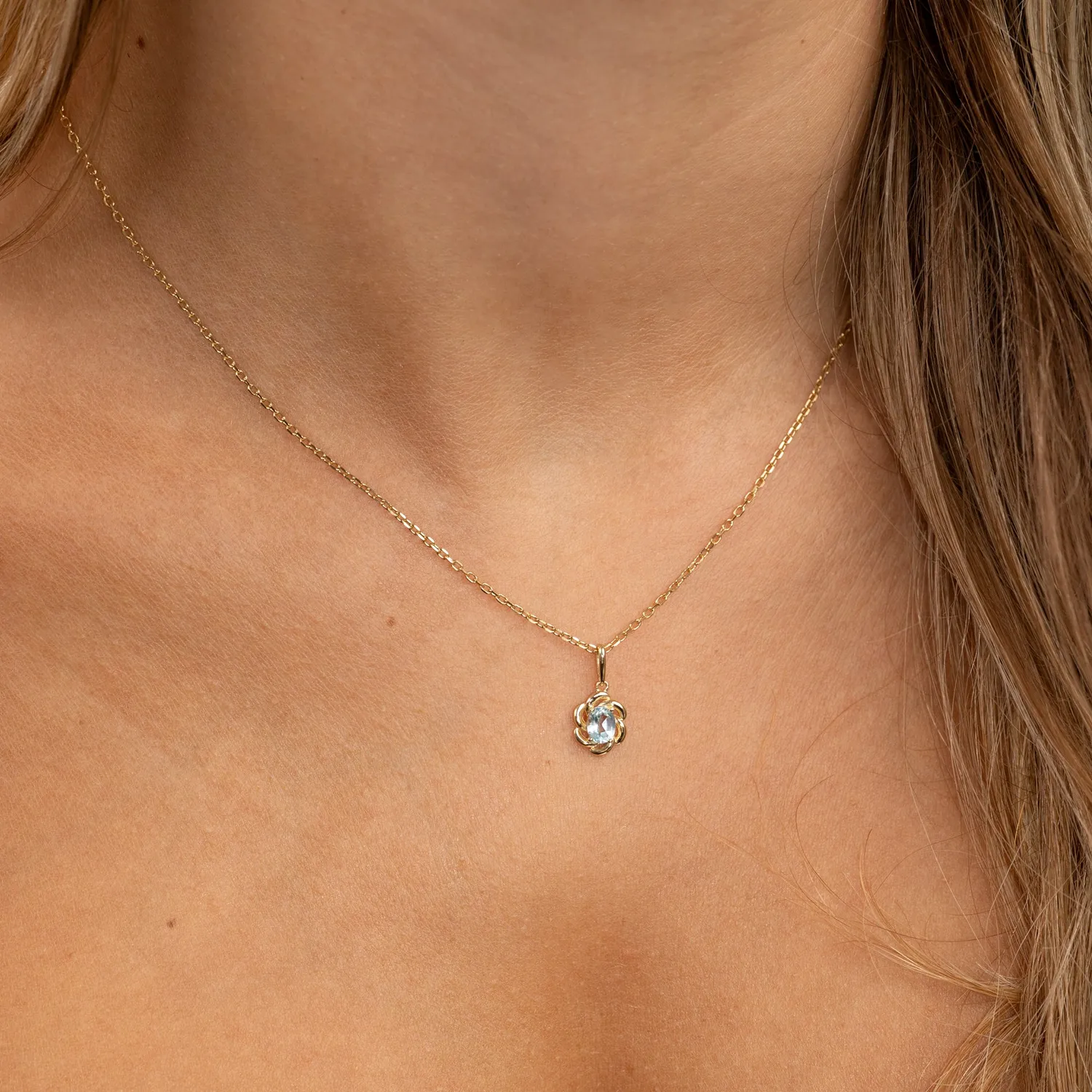 Sisi Copenhagen Cille Blue Topaz vedhæng massivt guld blå topas