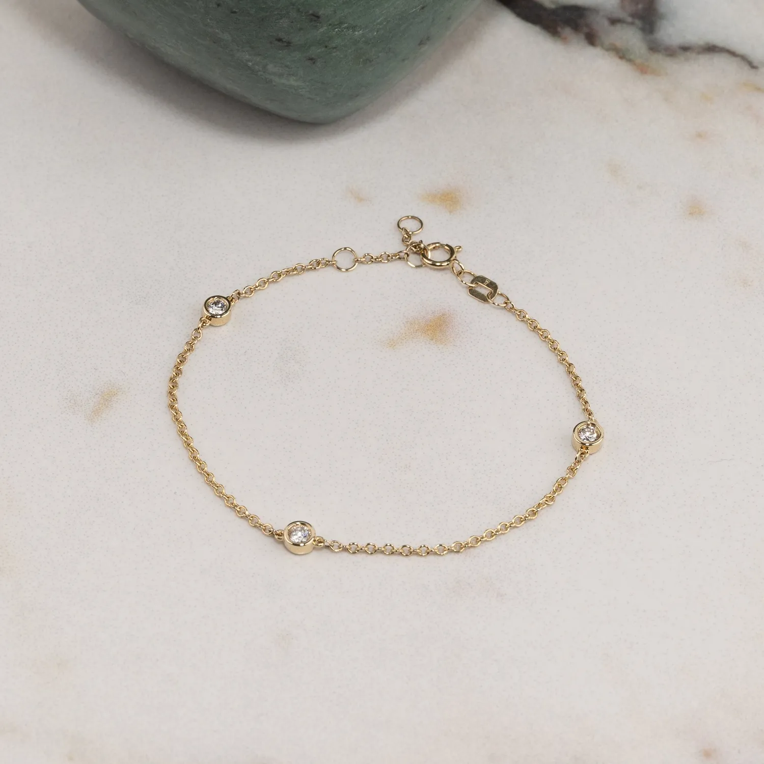 Sisi Copenhagen Three Stone armbånd diamant 0,3 ct guld