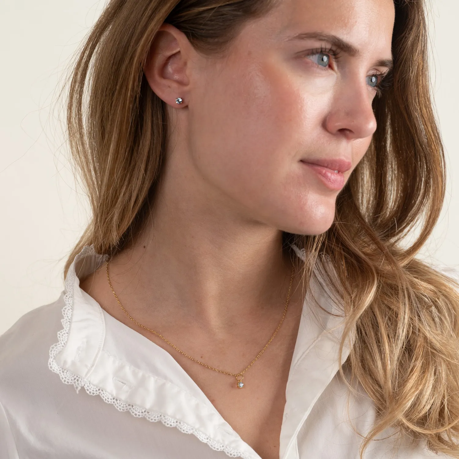 Sisi Copenhagen Gemma Blue Topaz ørestikker forgyldt
