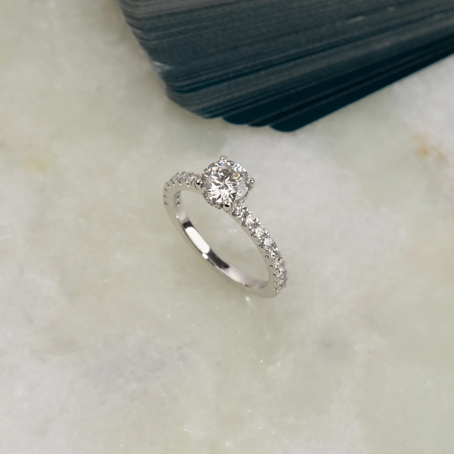 Sisi Copenhagen Hidden-Halo Alliance ring 14 kt diamanter