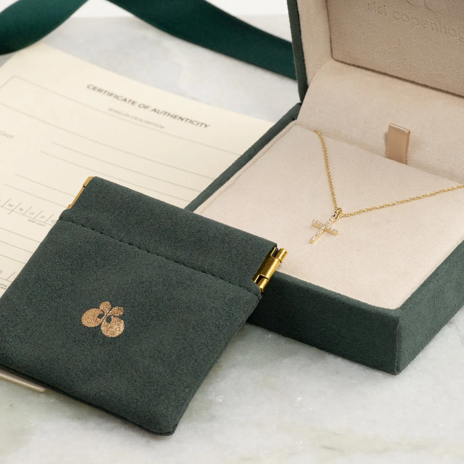 Sisi Copenhagen Cross 0,08 ct vedhæng guld 14 kt lab-diamant
