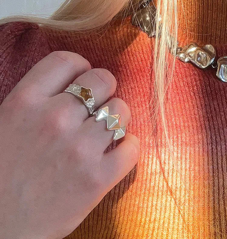 Wos Maja ring forsølvet med romber