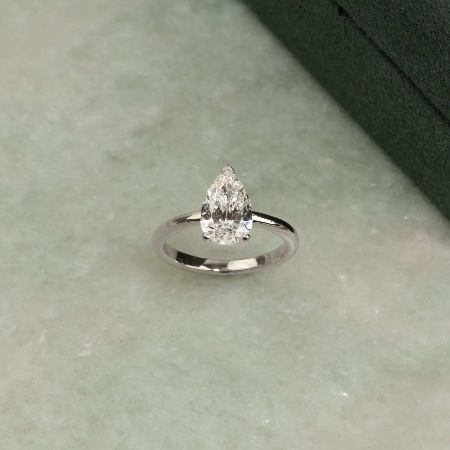 Sisi Copenhagen Solitaire pear-diamantring 14 kt guld