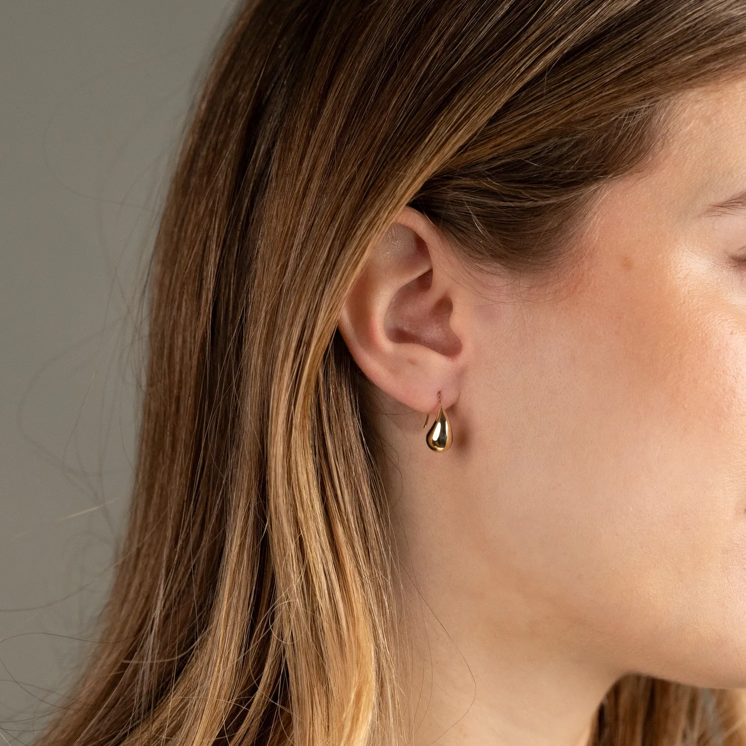 Sisi Copenhagen Berenice hook øreringe 9 kt guld dråbe