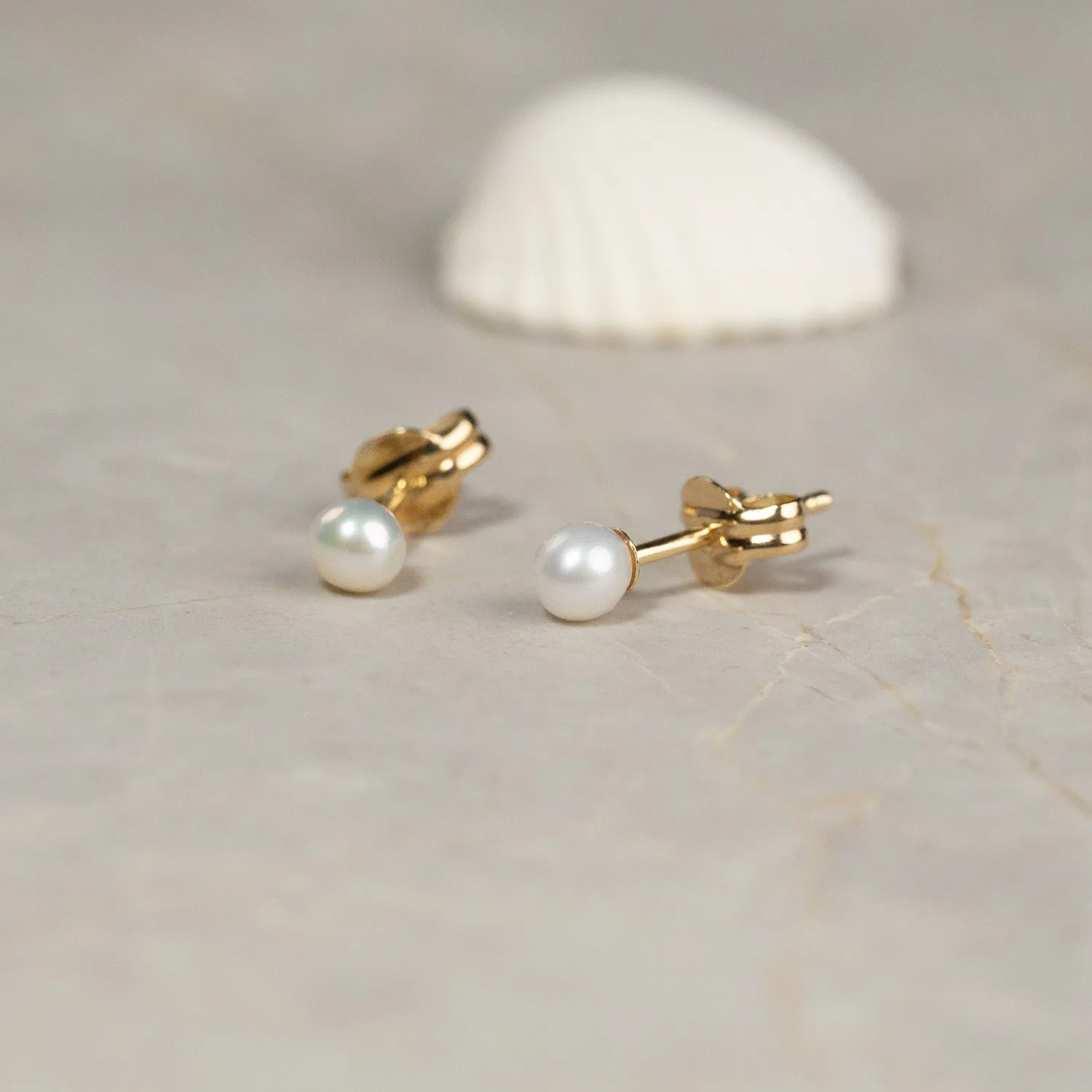 Sisi Copenhagen Maggie ørestikker guld perle 3 mm