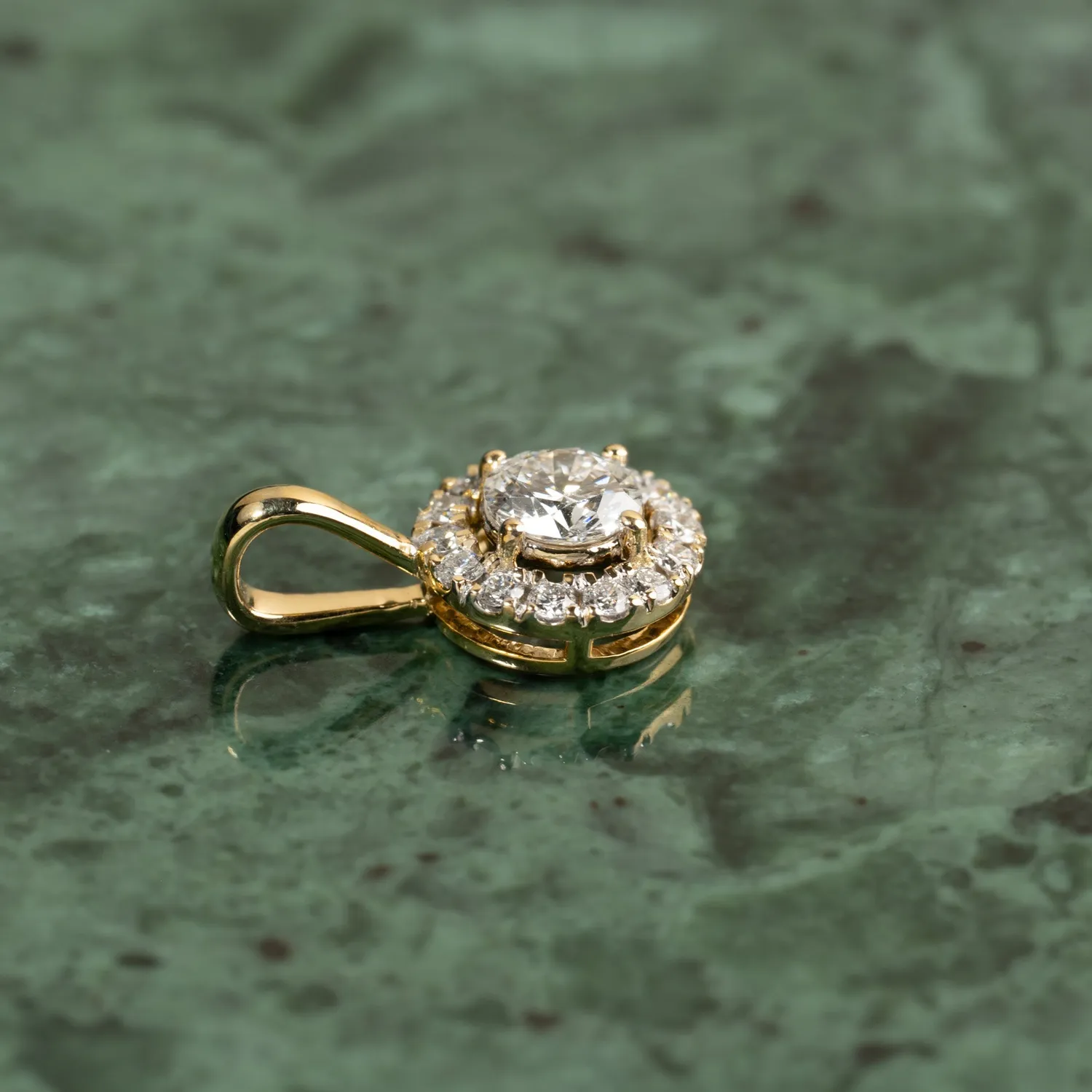 Sisi Copenhagen Round Halo diamant vedhæng 0,5 ct guld
