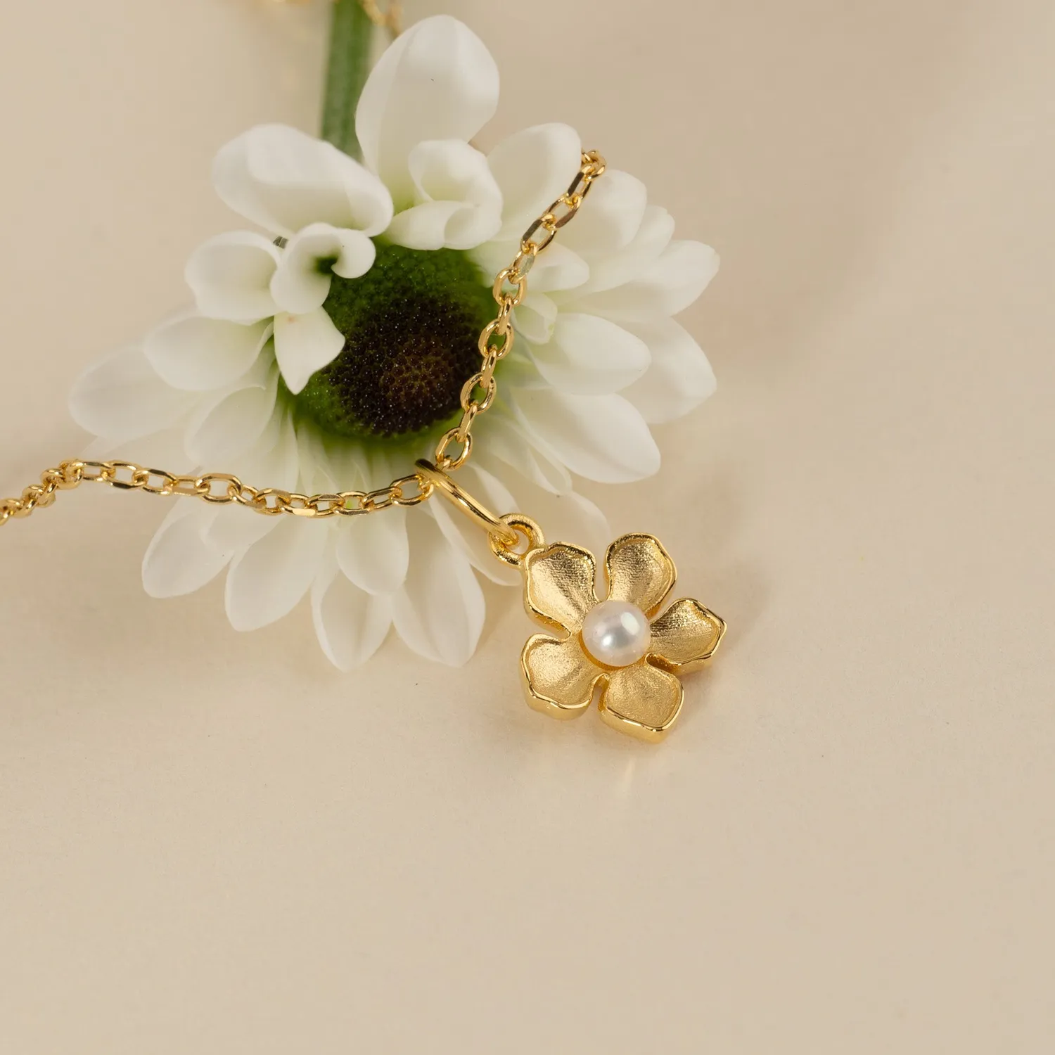Sisi Copenhagen Mona Pearl Golden vedhæng forgyldt 9 mm