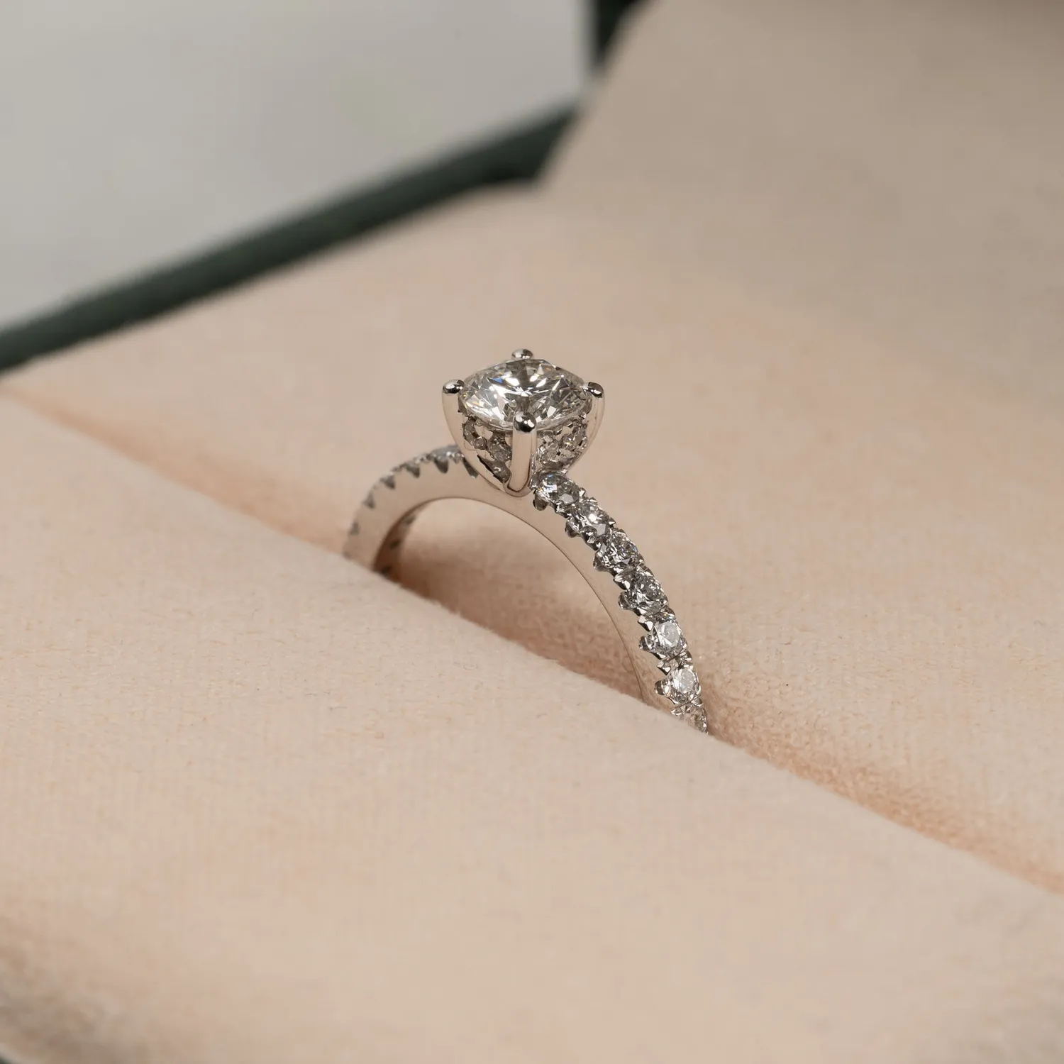 Sisi Copenhagen Hidden-Halo Alliance diamantring 0,8ct hvidguld
