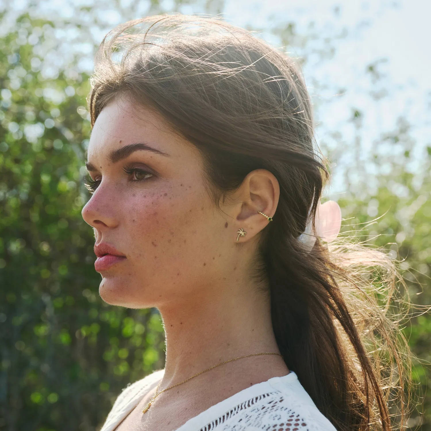 TIMI OF SWEDEN Arya Bubbly ear cuff grøn krystal guld