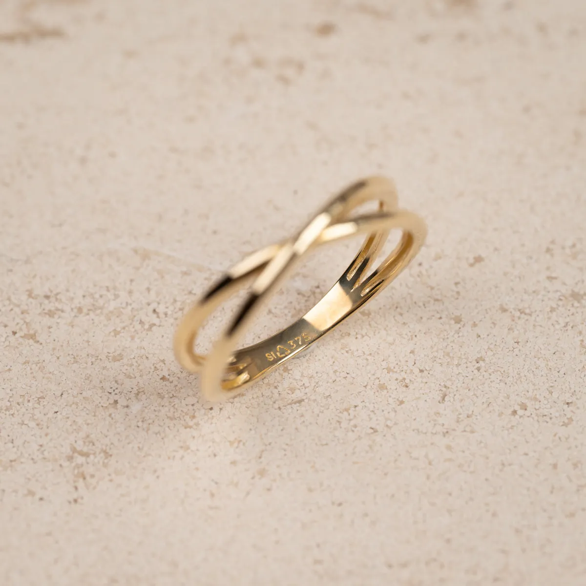 Sisi Copenhagen Larissa krydsring massiv 9 kt guld
