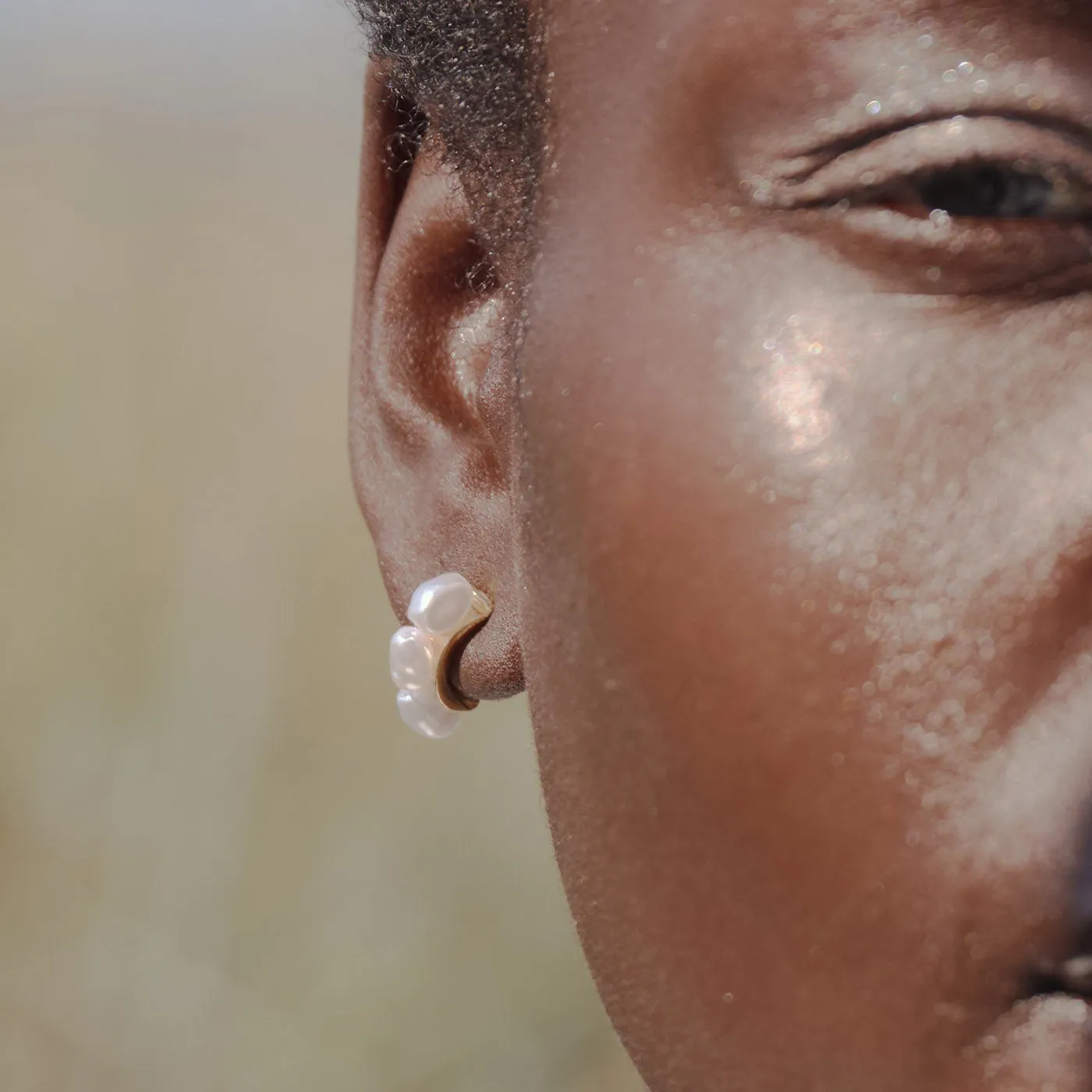 Timi of Sweden Essie Pearl Hoop øreringe forgyldt perle