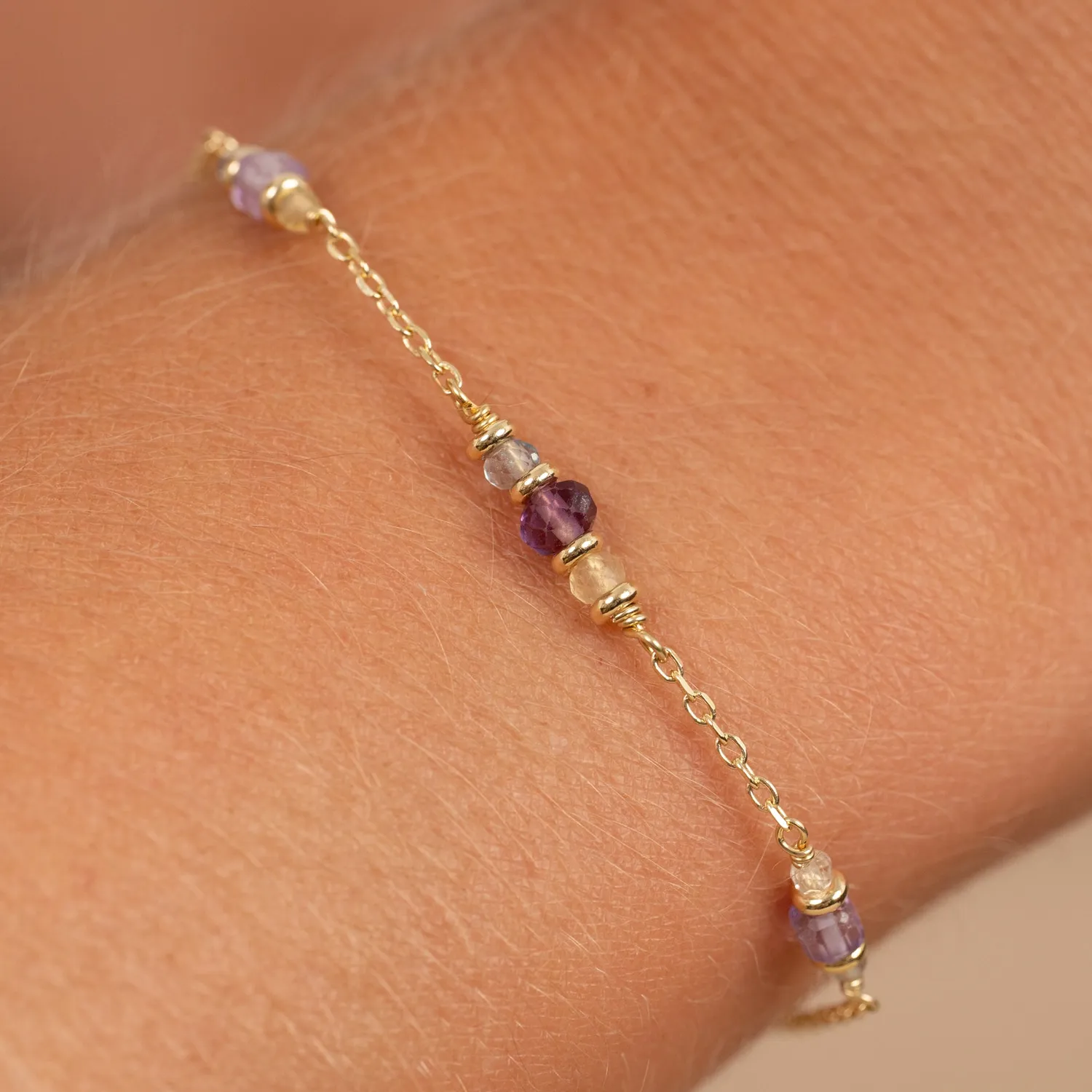 Sisi Copenhagen Zora Flourite armbånd forgyldt farvespil