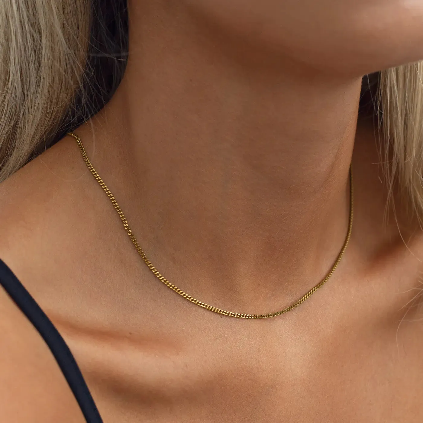 TIMI OF SWEDEN Sam Basic Fine Chain halskæde guld 45 cm
