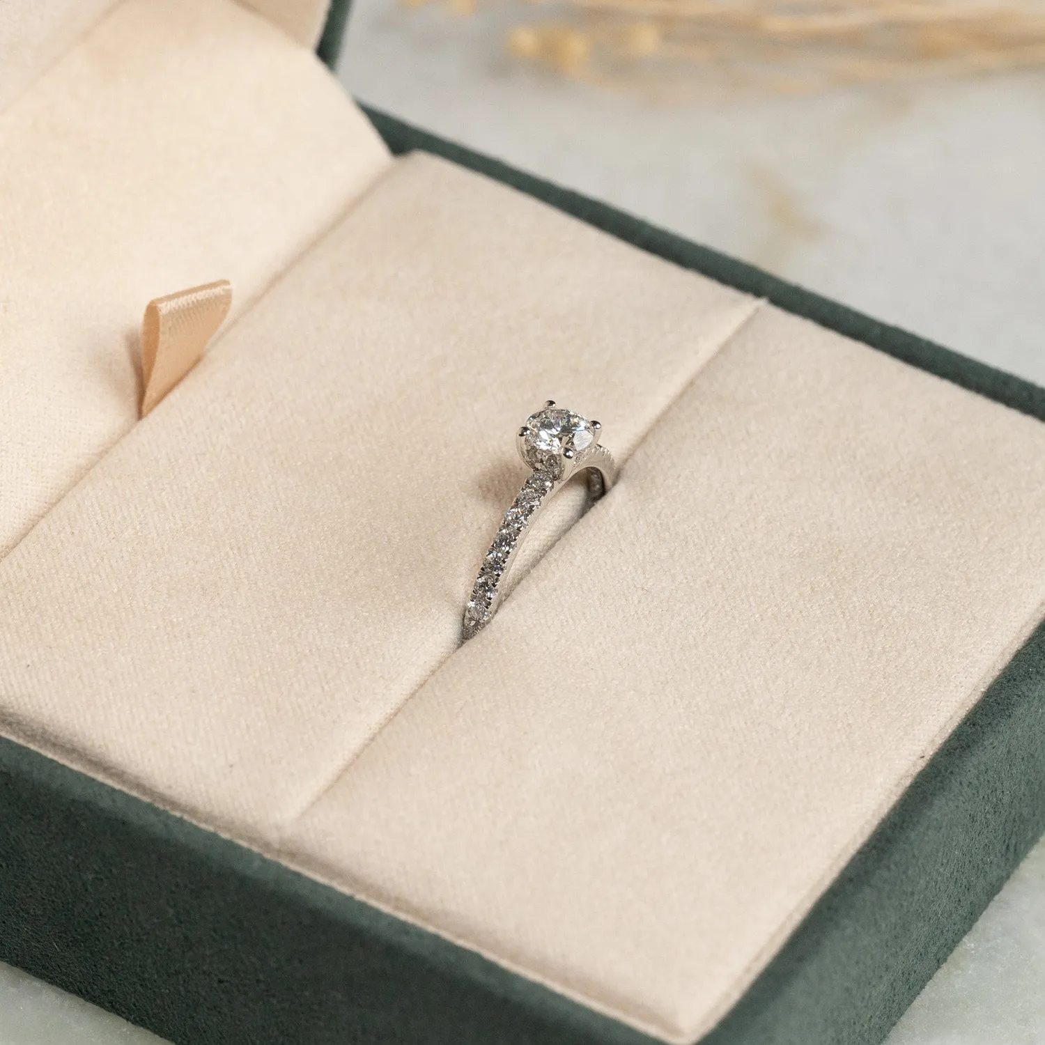 Sisi Copenhagen Hidden-Halo ring hvidguld 1,0 ct lab-diamant