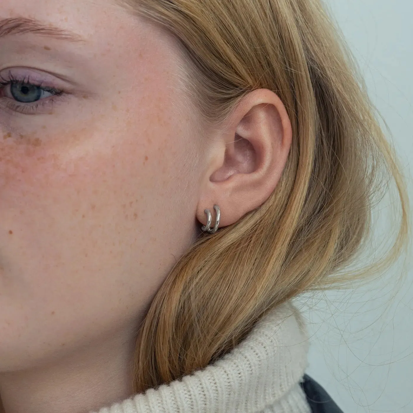 TIMI OF SWEDEN To Ringe øreringe guld studs 10 mm