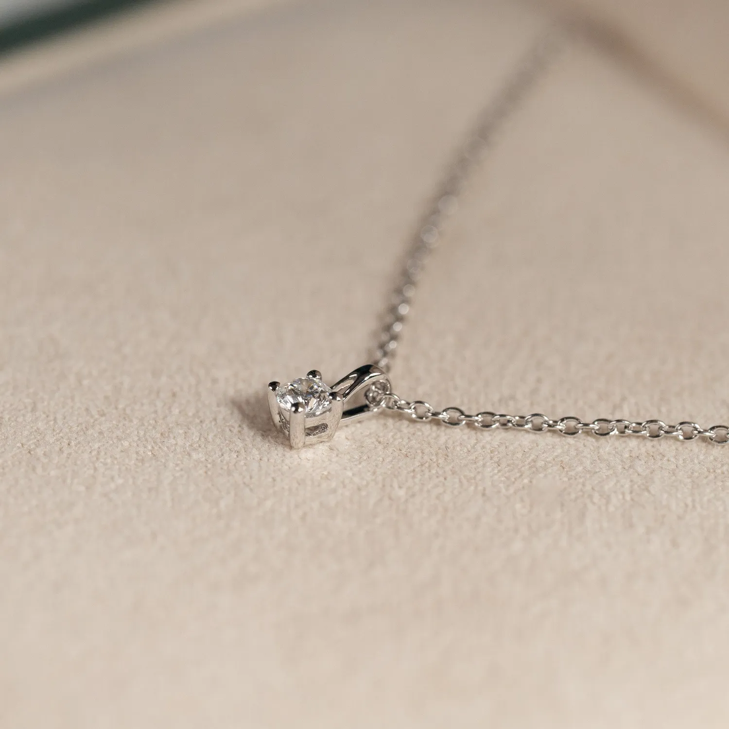Sisi Copenhagen Diamond Prong Solitaire diamantvedhæng 0,1 ct