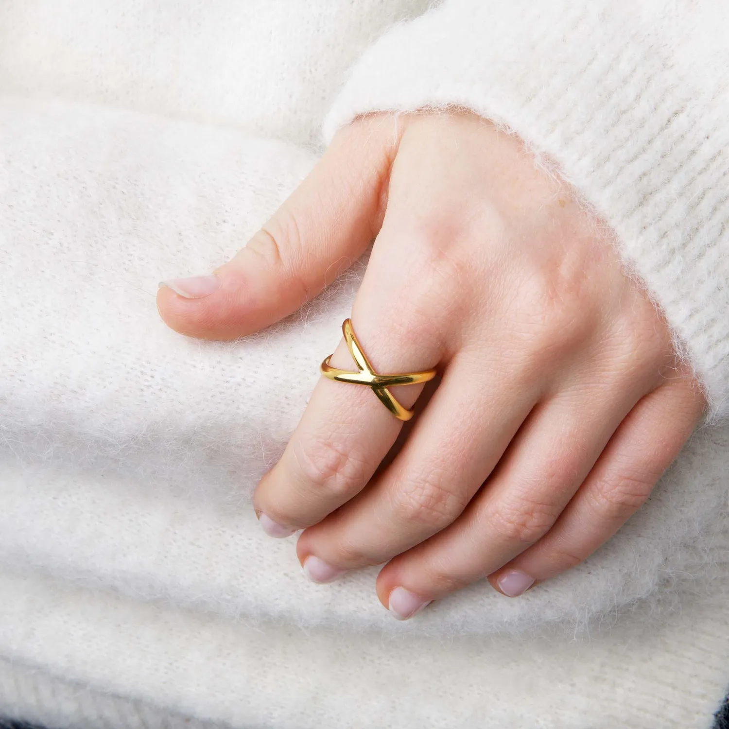 TIMI OF SWEDEN Mona ring abstrakt justerbar guld sølv