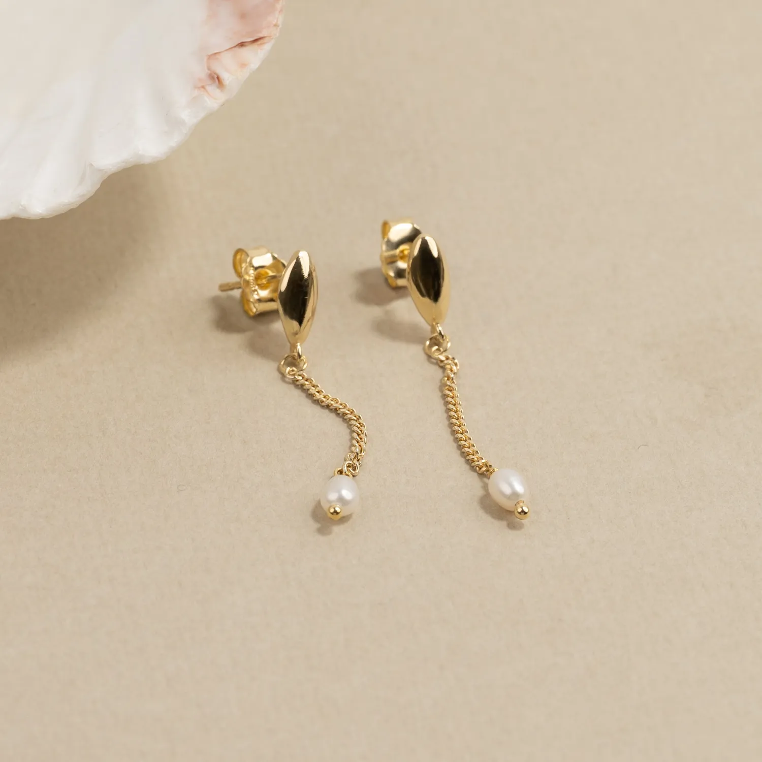 Sisi Copenhagen Alba Pearl Golden øreringe forgyldt