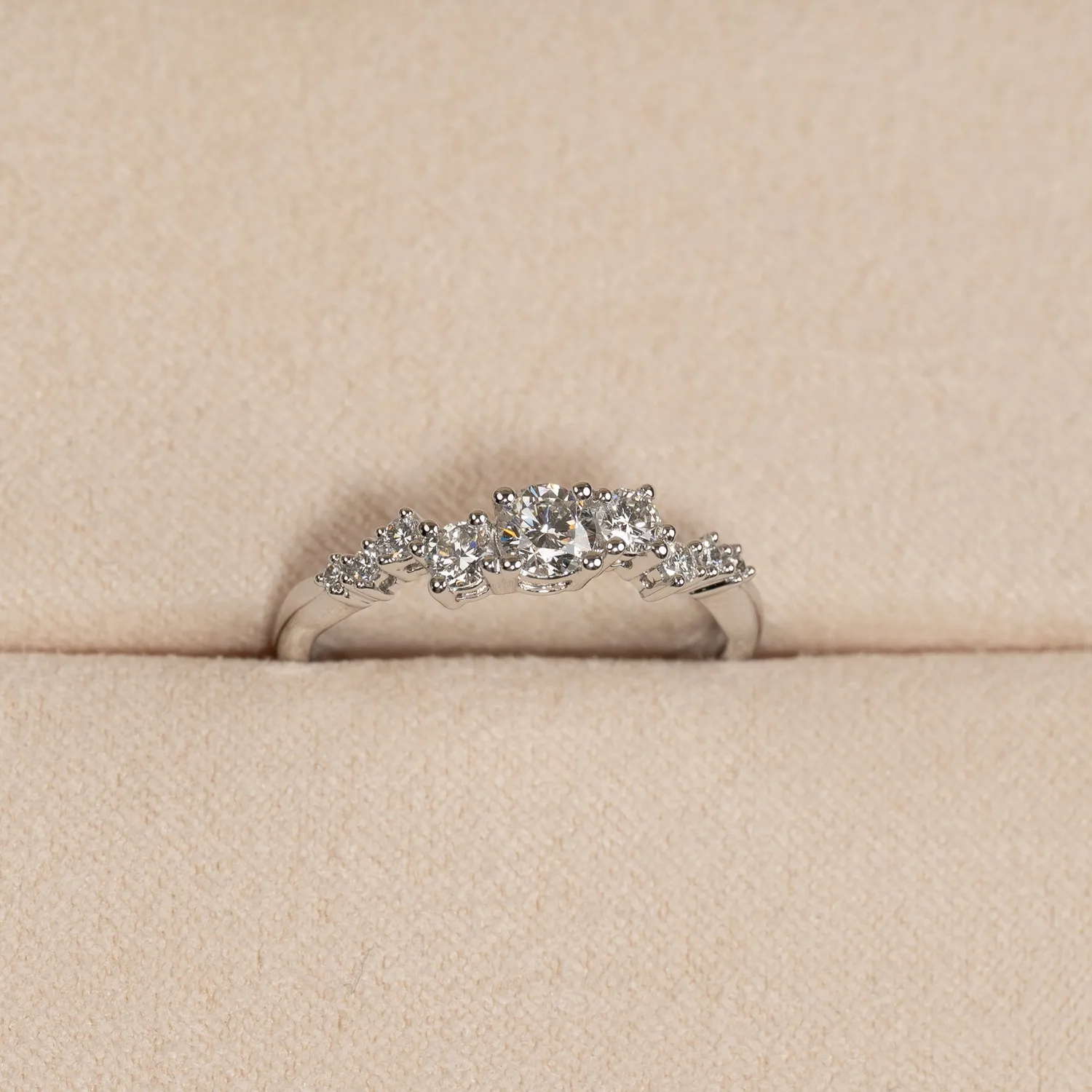 Sisi Copenhagen Organic Cluster ring 0,5 ct hvidguld lab