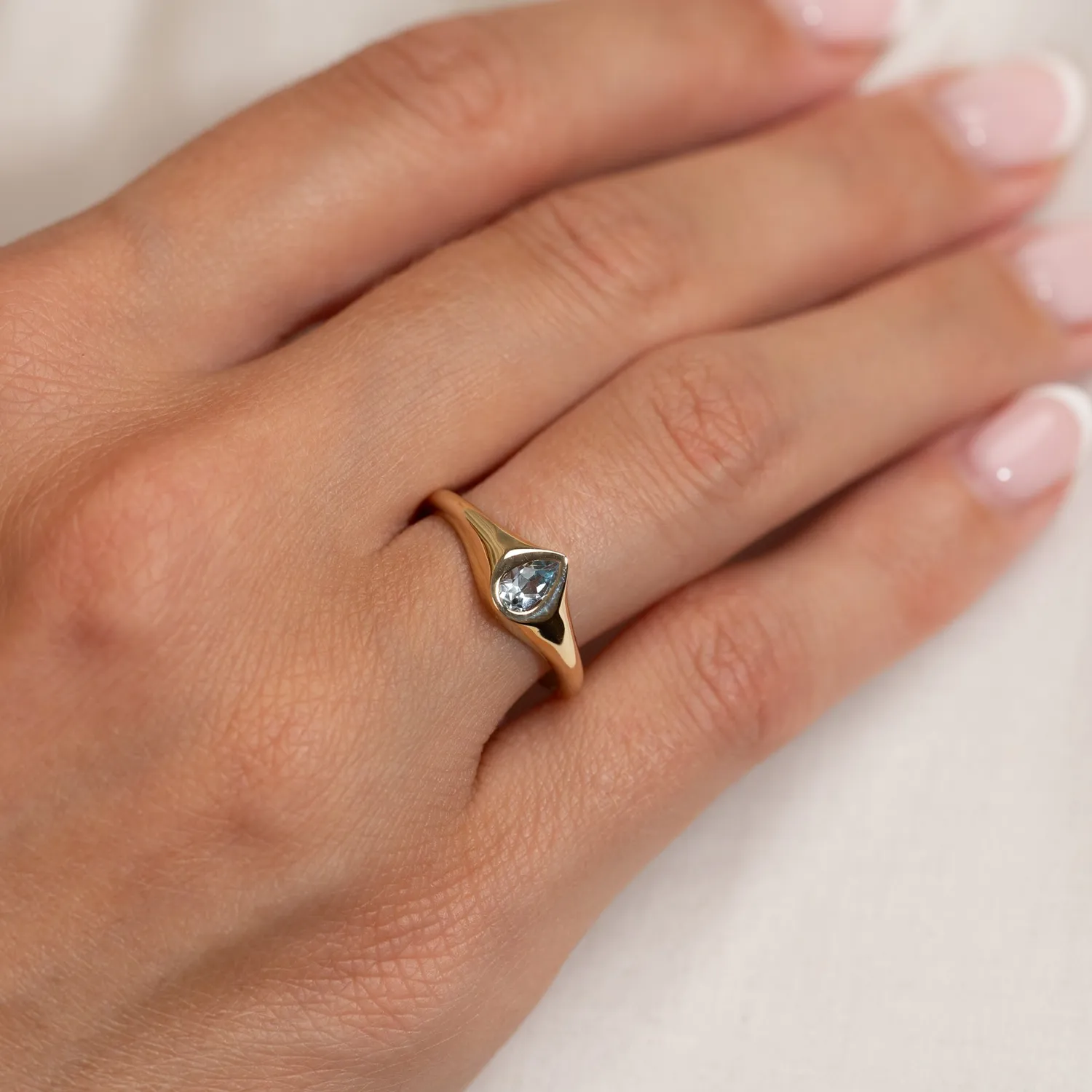 Sisi Copenhagen Luna Blue Topaz ring 9 kt guld