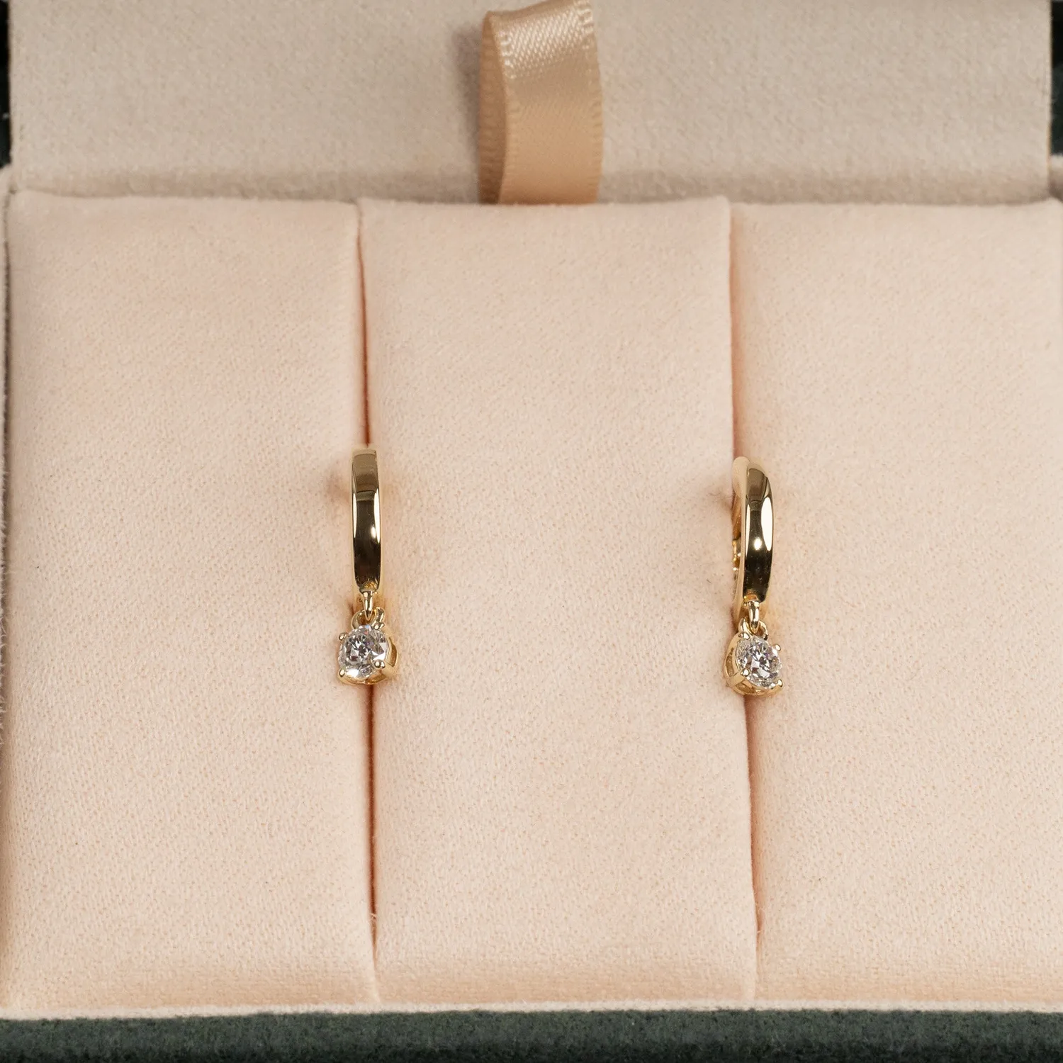Sisi Copenhagen Solitaire Drop creoler 14kt guld 0,4ct