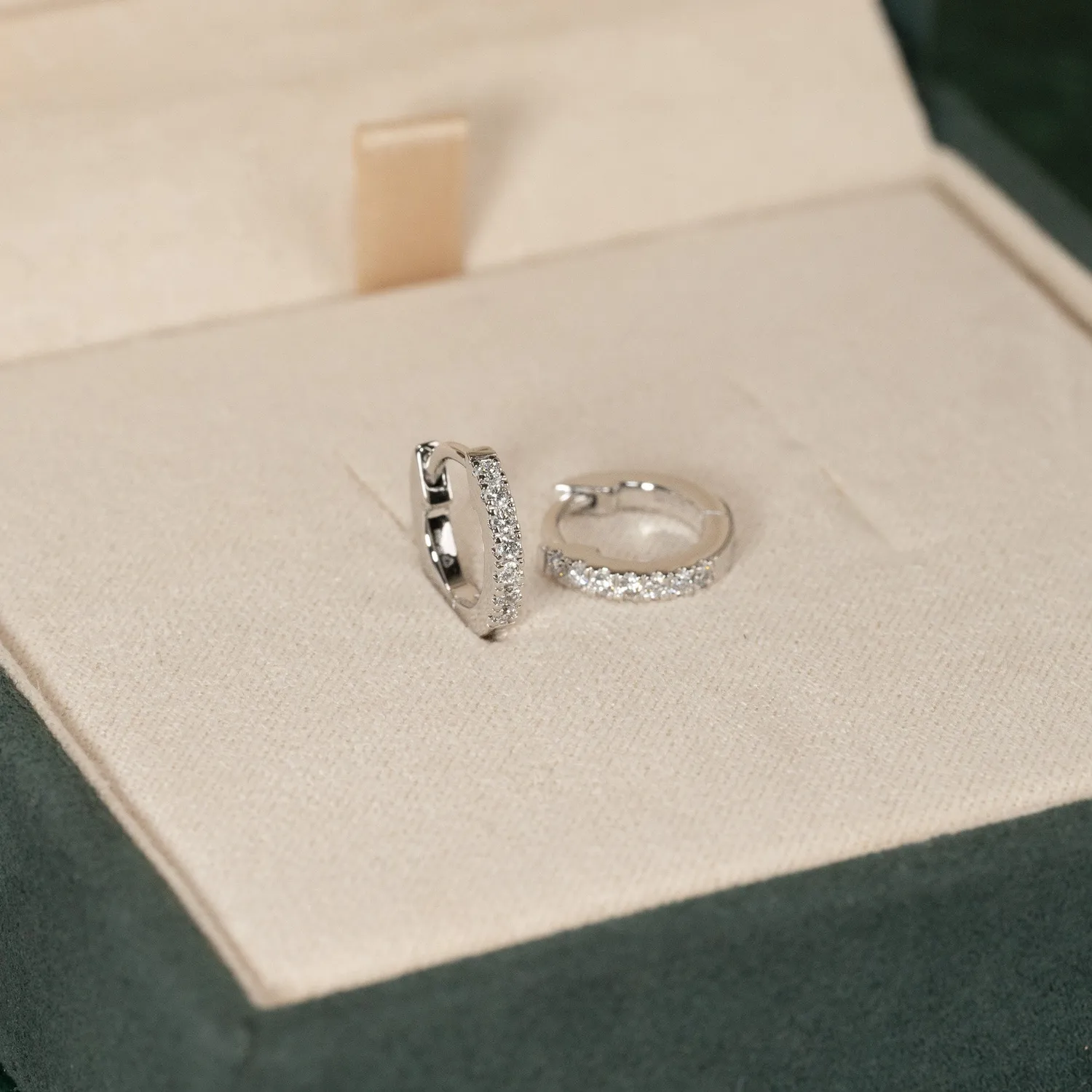 Sisi Copenhagen Classic Lab-Diamond creoler 14 kt diamanter