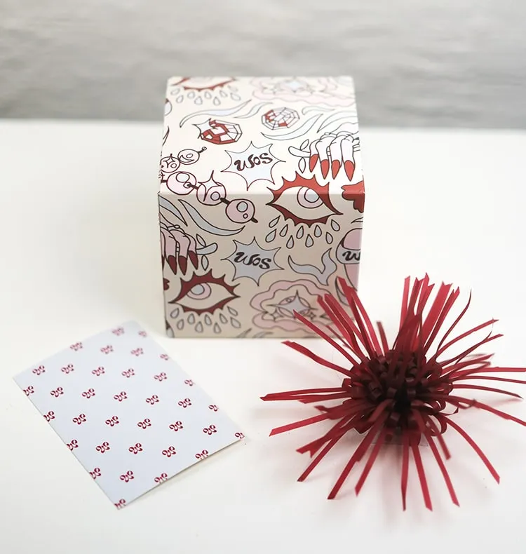 Wos Gift Box Print gaveæske 10x10 cm med sløjfe