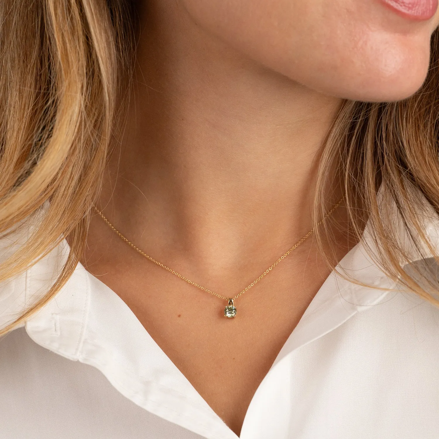 Sisi Copenhagen Prong Solitaire diamantvedhæng 0,5 ct guld grøn