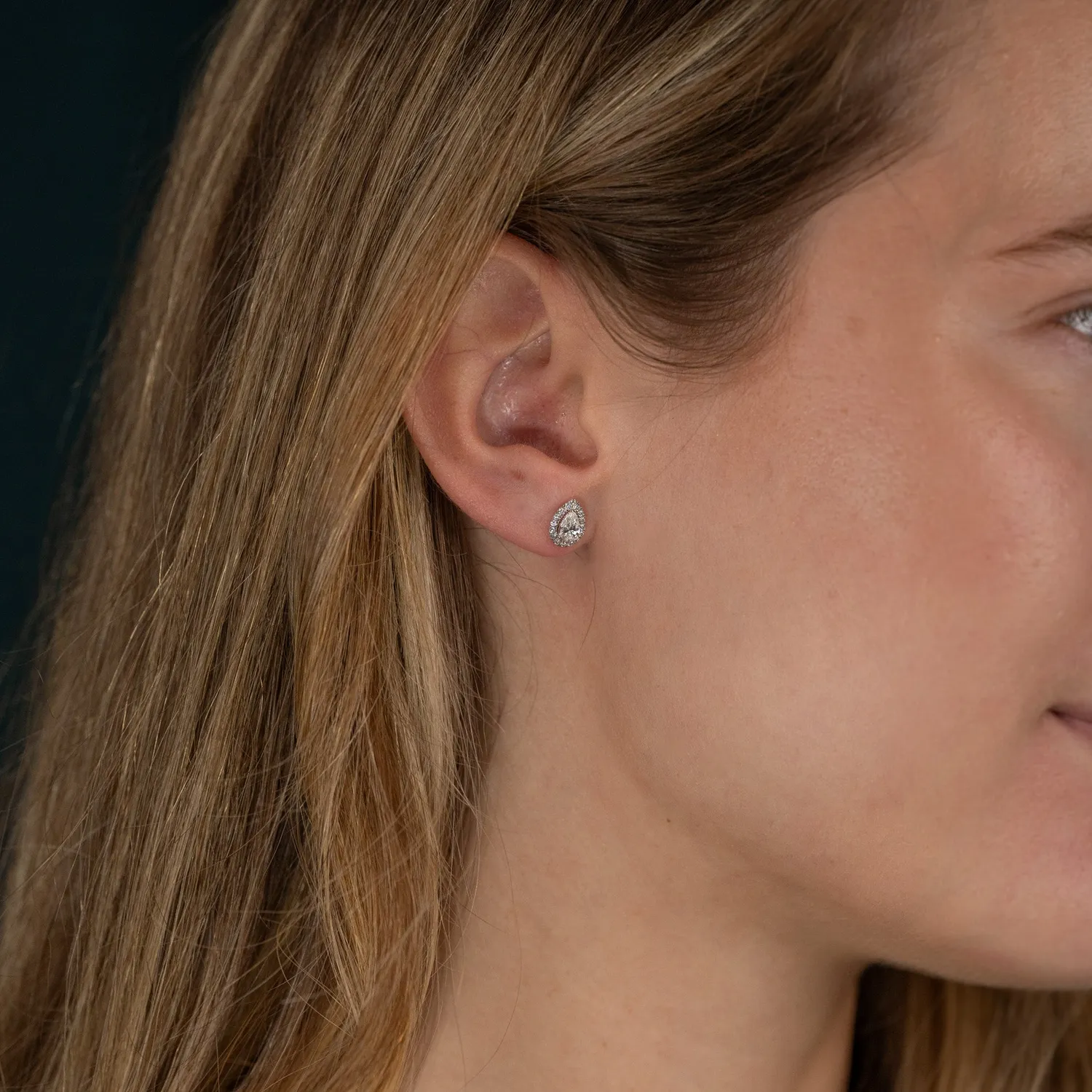 Sisi Copenhagen Halo Pear-Cut ørestikker 14 karat guld 0,7 ct lab-diamant